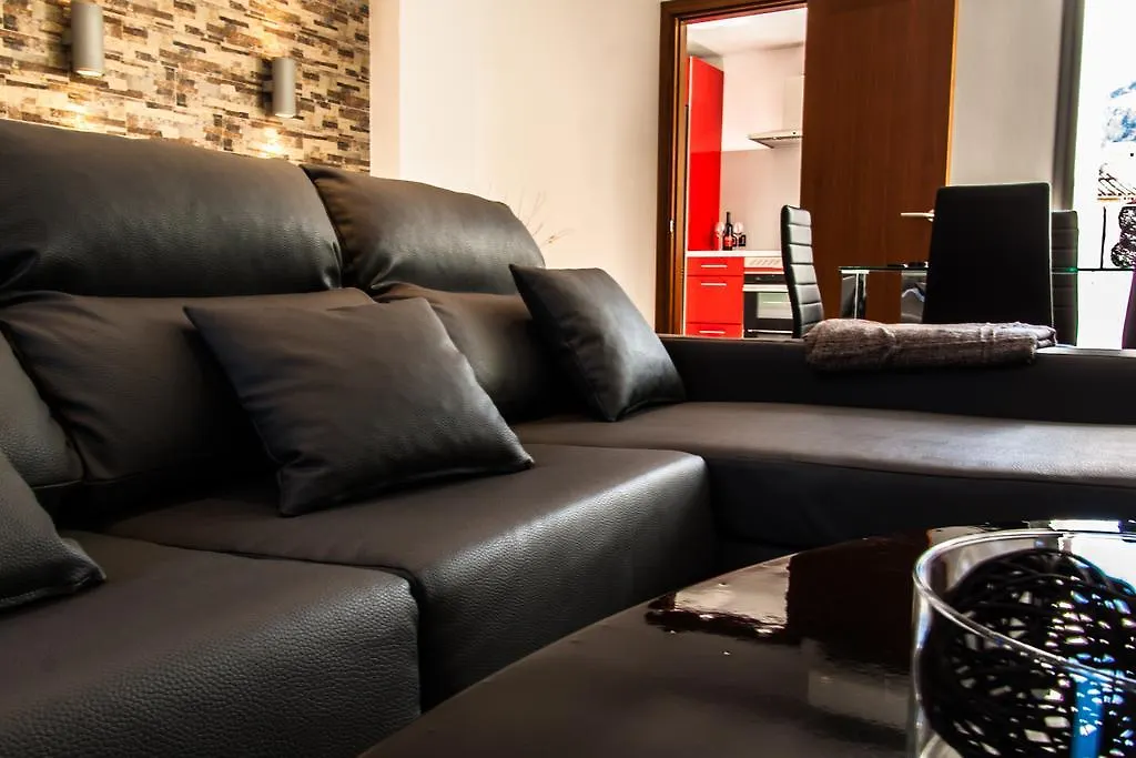 בית נופש פוינסה Townhouse Calvari By Homevillas360