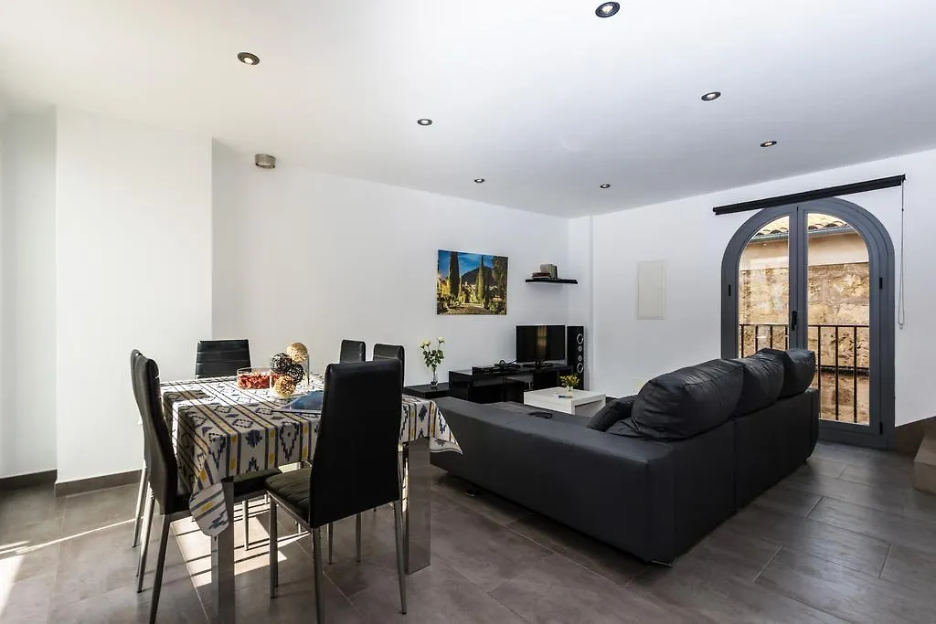 בית נופש פוינסה Townhouse Calvari By Homevillas360